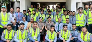 যানজট নিরসন ট্রাফিকের ভূমিকায় কুমিল্লা জেলার রোভার স্কাউটের সদস্যরা”